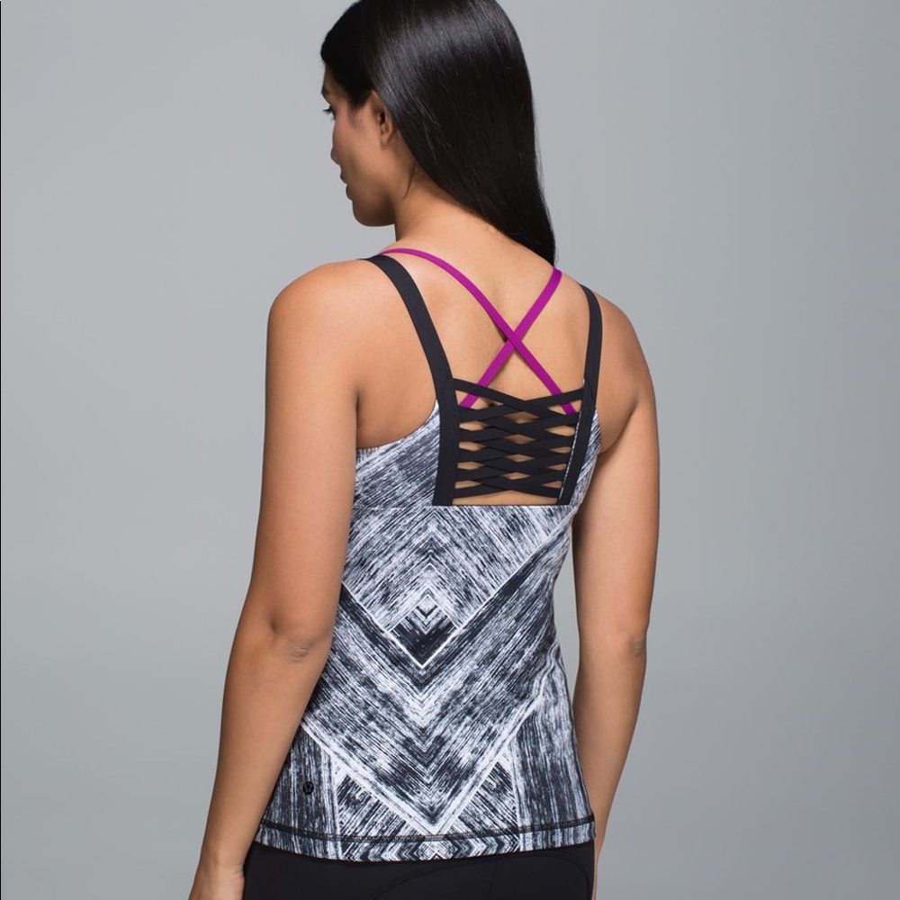 Lululemon Hot to Street tank